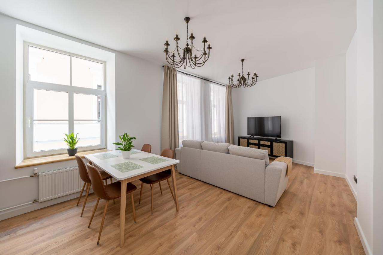 Spacious 1-Bedroom Apartment In The Heart Of Old Town Рига Экстерьер фото
